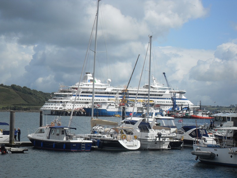 AIDA in der Marina Falmouth