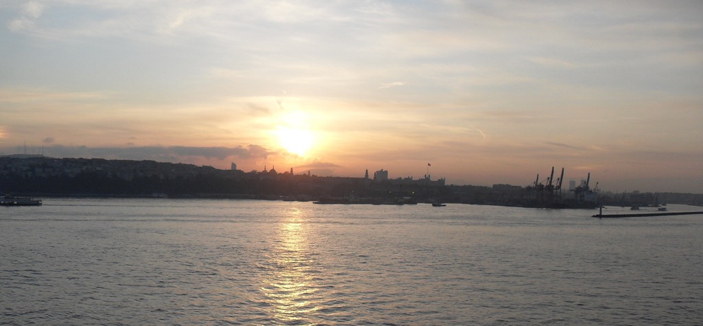 Sonnenaufgang über dem Bosporus