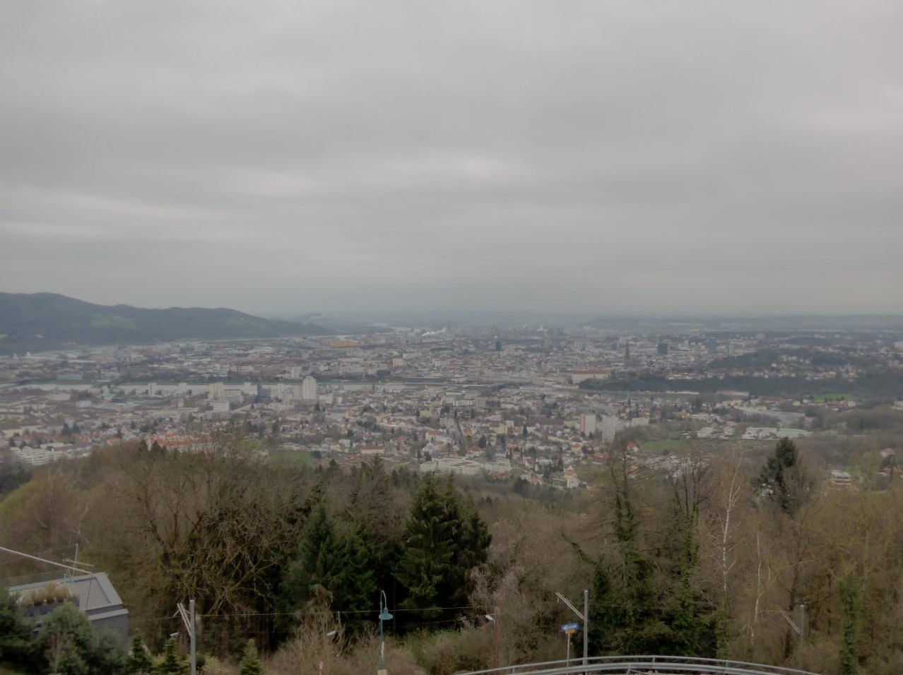 Blick vom Pöstlingberg auf Linz